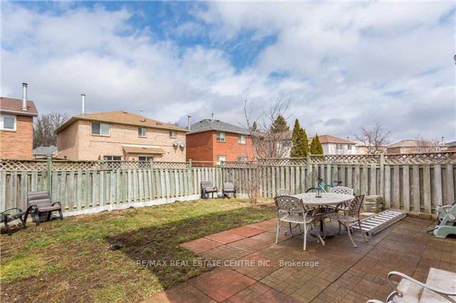 Photo 15 of 22 Matterdale (Upper) Avenue, Brampton, Fletcher's West — HOMEH
