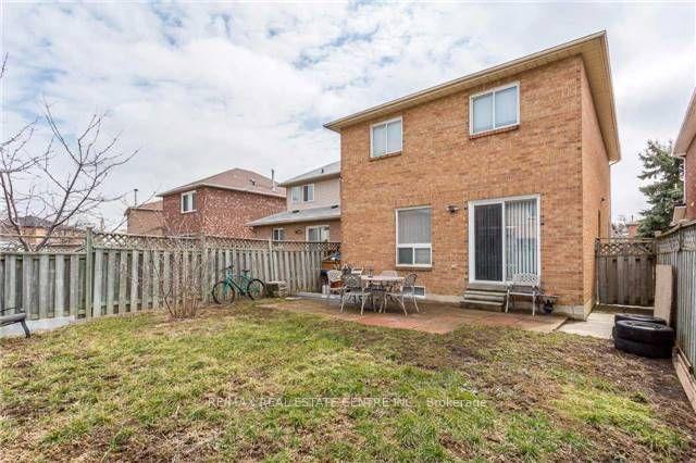 Photo 14 of 22 Matterdale (Upper) Avenue, Brampton, Fletcher's West — HOMEH
