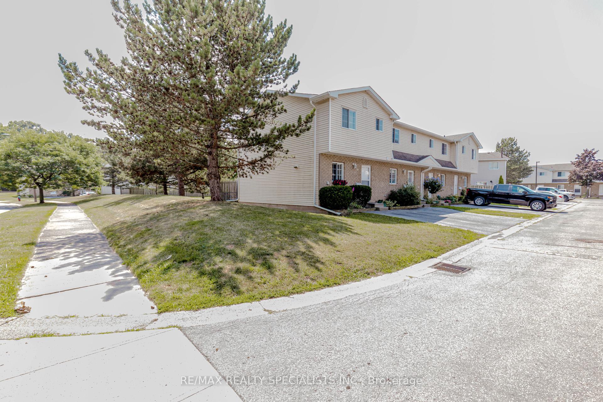 Photo 2 of Unit 66, 8136 Coventry Road, Niagara Falls, West Wood — HOMEH
