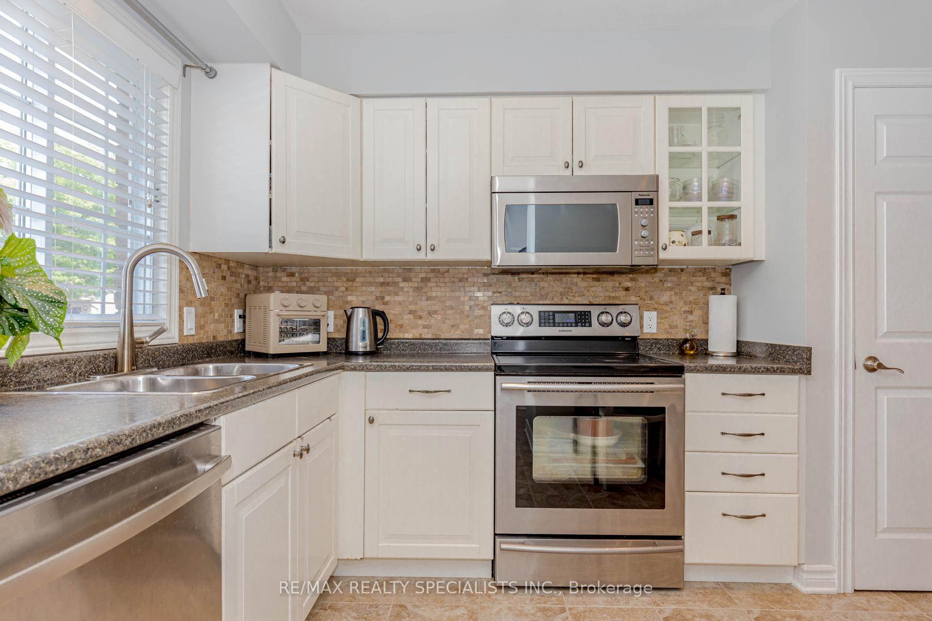Photo 5 of Unit 66, 8136 Coventry Road, Niagara Falls, West Wood — HOMEH