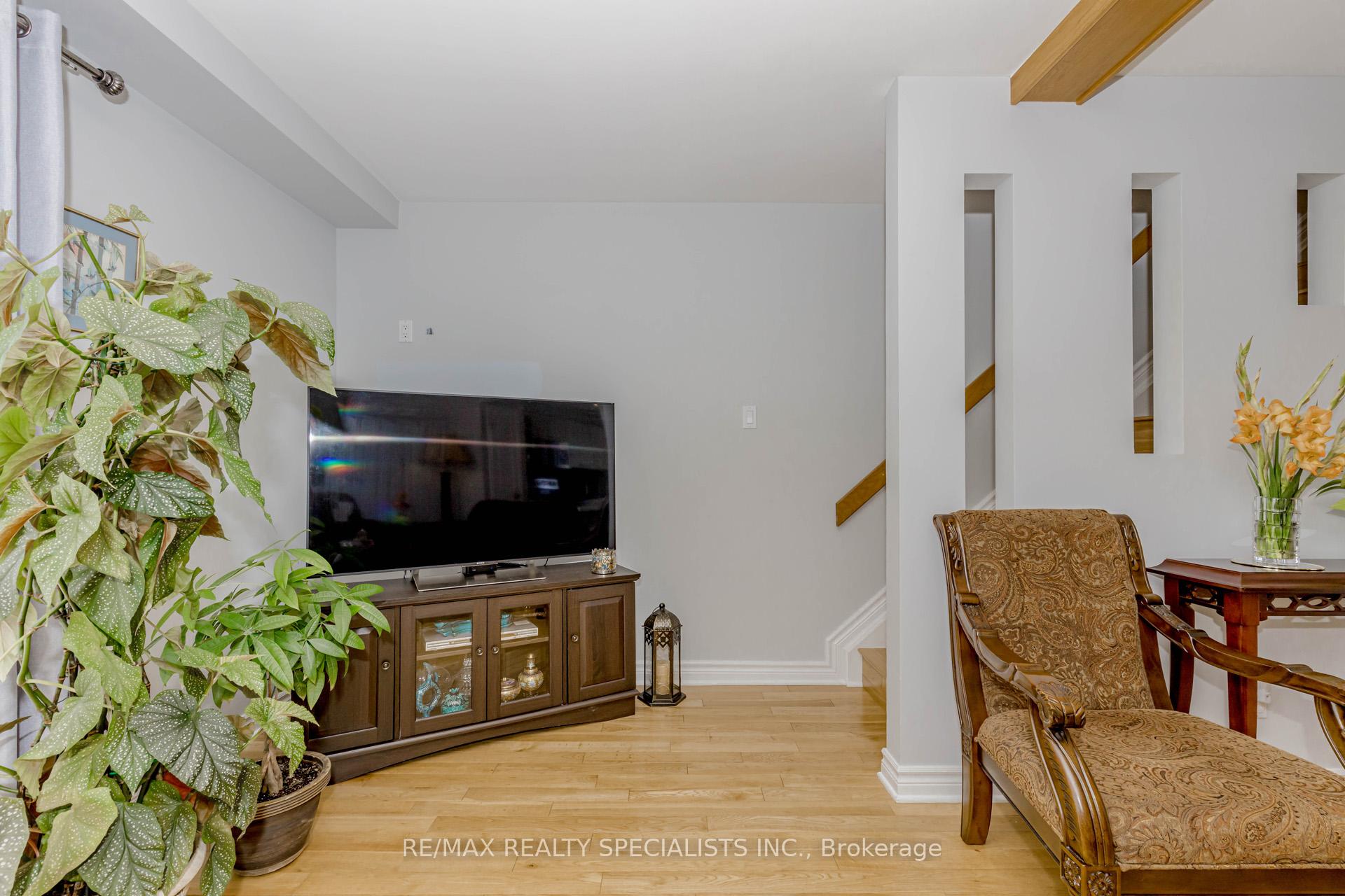 Photo 10 of Unit 66, 8136 Coventry Road, Niagara Falls, West Wood — HOMEH