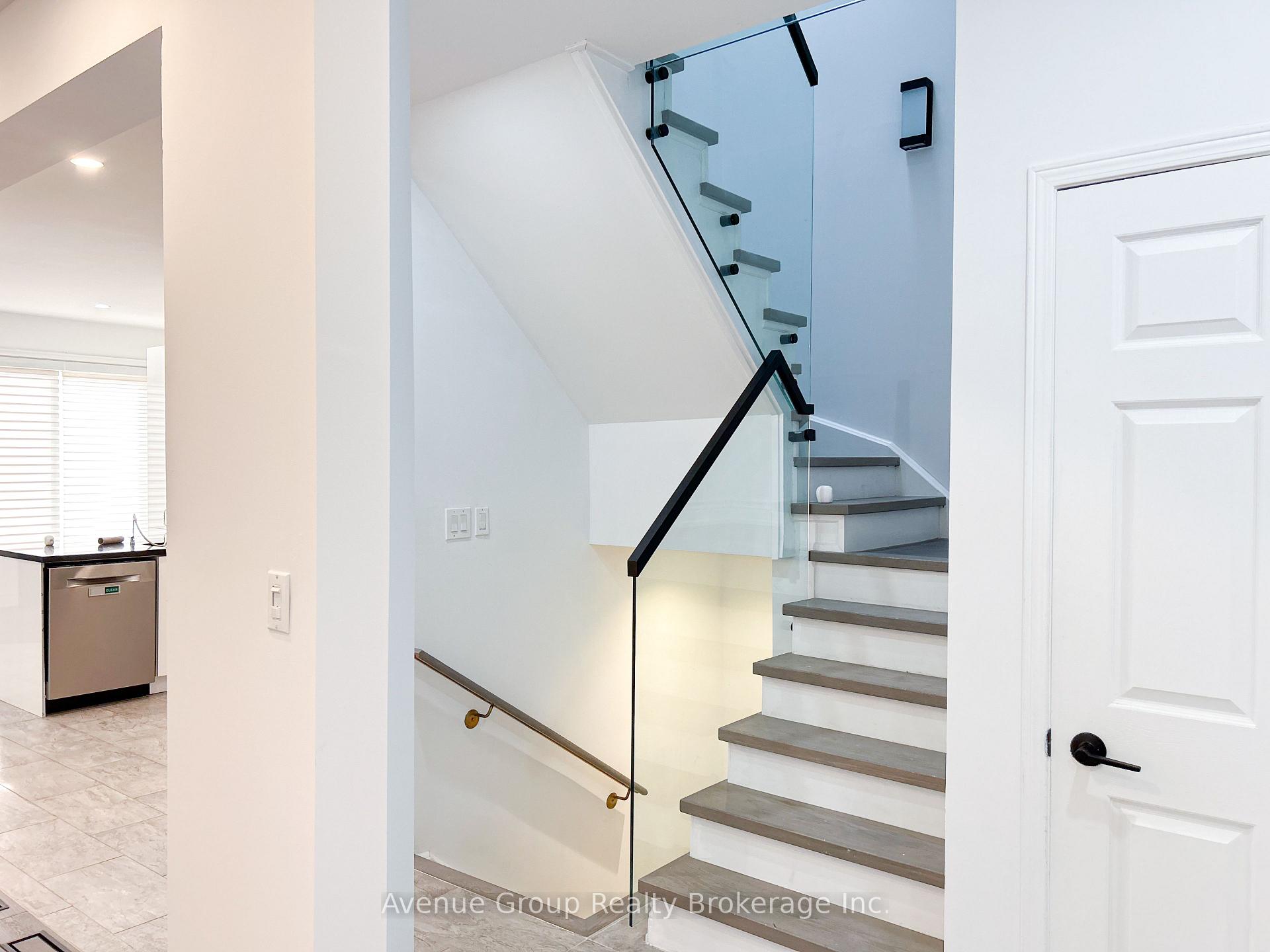 Photo 17 of 109 Snowdon Circle, Markham, Markville — HOMEH