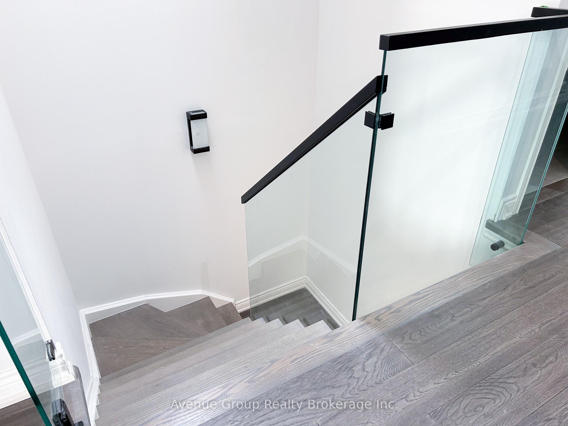 Photo 5 of 109 Snowdon Circle, Markham, Markville — HOMEH