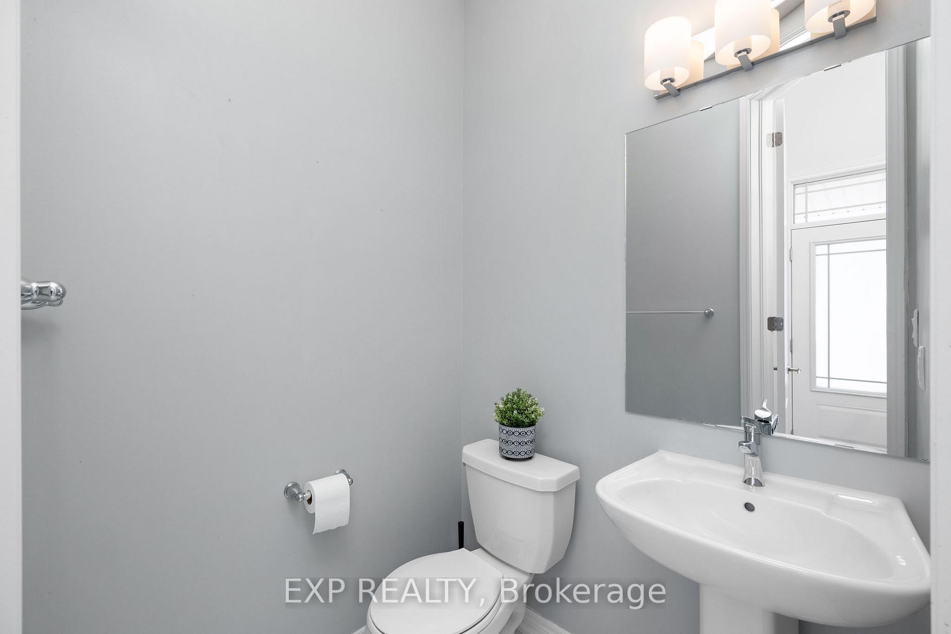 Photo 3 of 5 Milady Crescent, Barrie, Rural Barrie Southeast — HOMEH