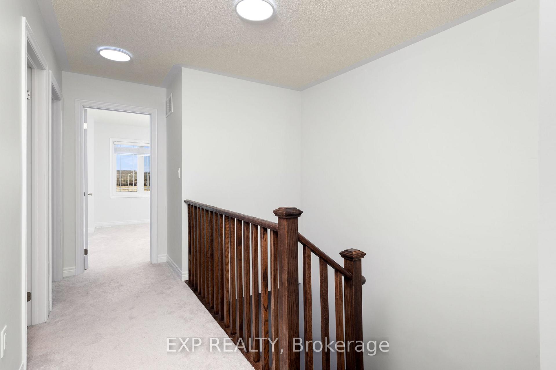 Photo 7 of 5 Milady Crescent, Barrie, Rural Barrie Southeast — HOMEH