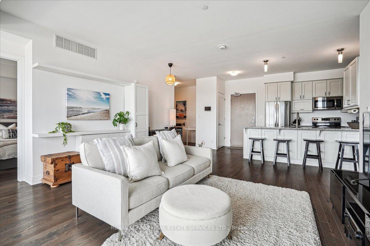 Photo 5 of Unit 105, 3028 Creekshore Common, Oakville, Glenorchy — HOMEH