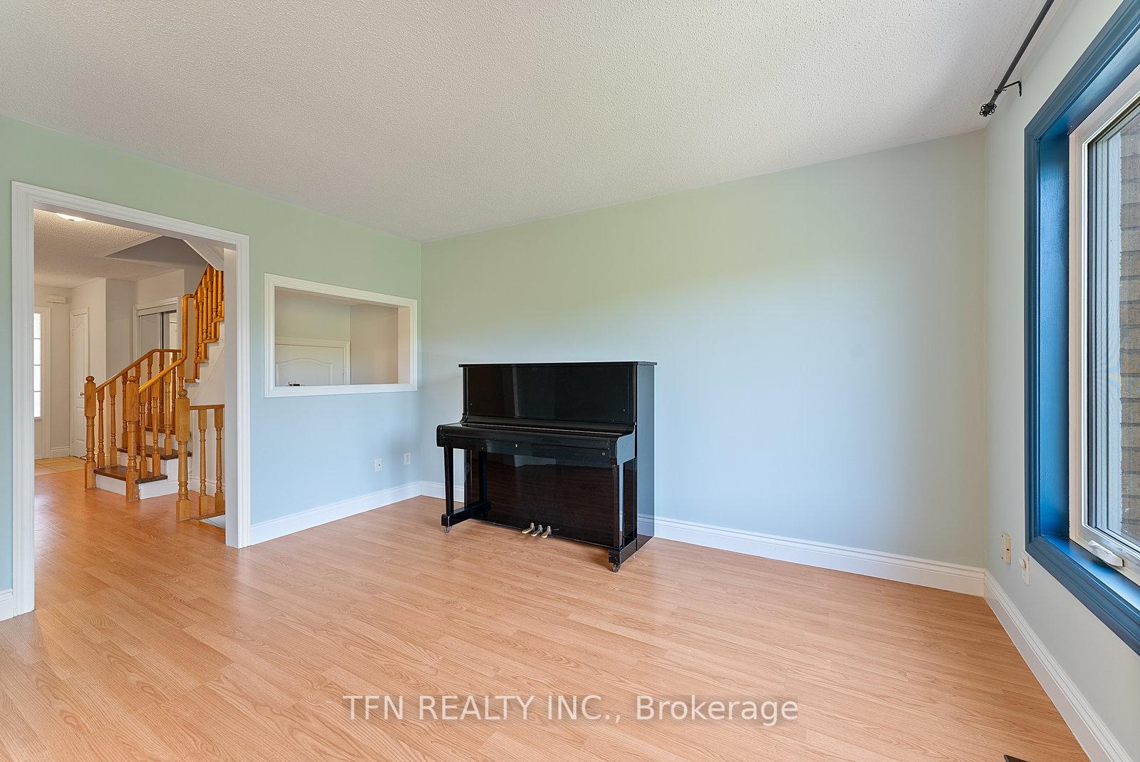 Photo 5 of 24 Hawtin Lane, Aurora, Aurora Grove — HOMEH