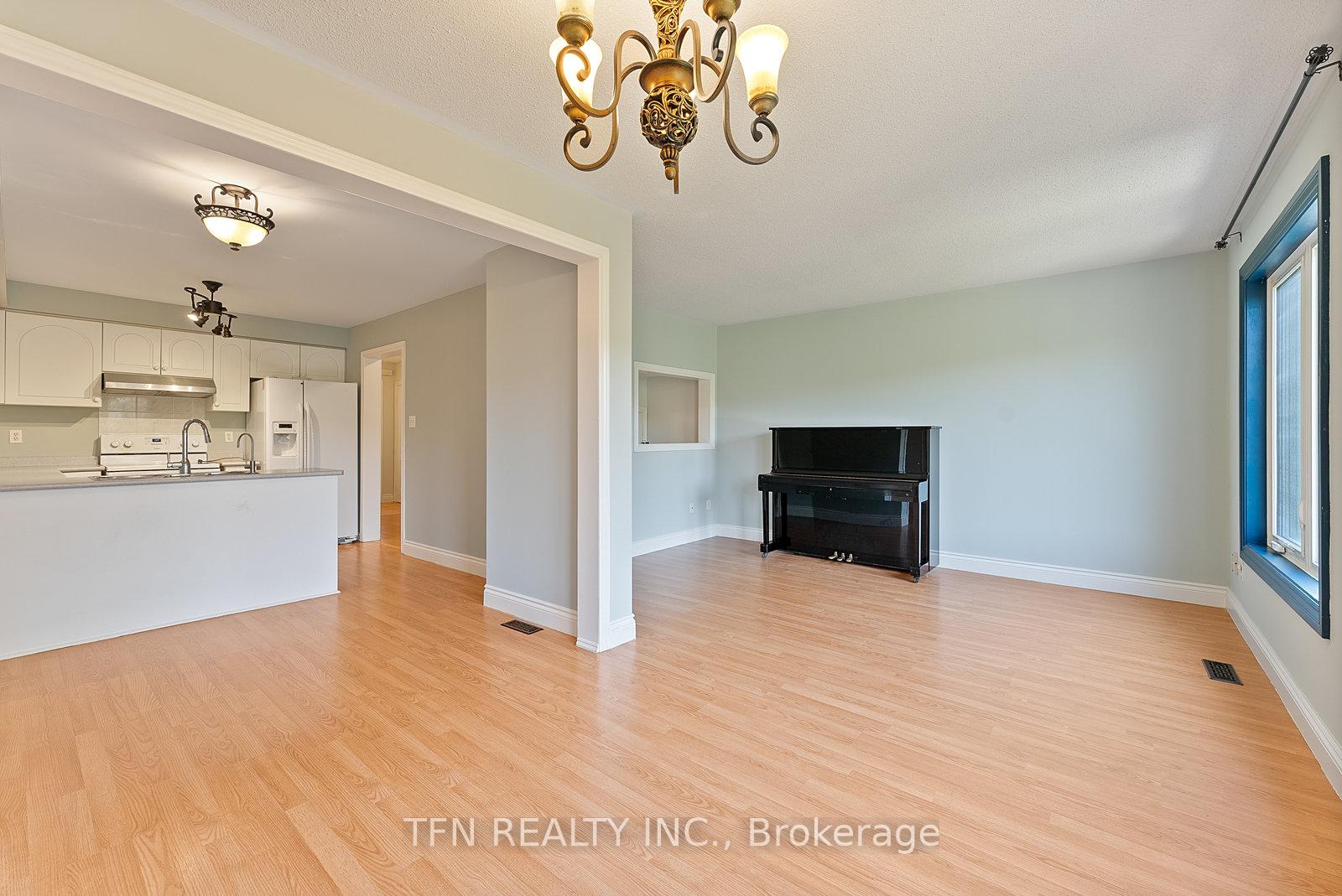 Photo 11 of 24 Hawtin Lane, Aurora, Aurora Grove — HOMEH