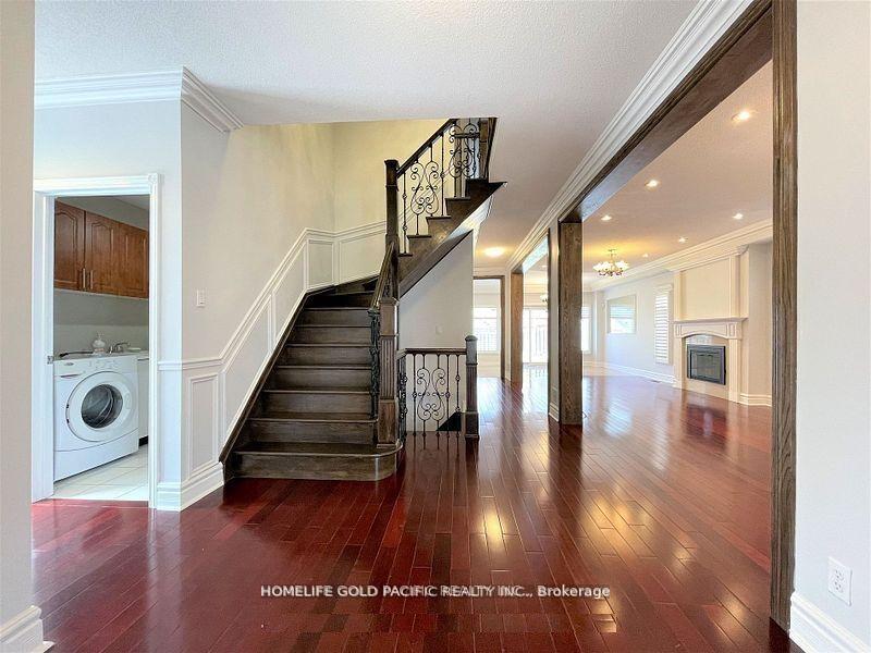 Photo 10 of 95 Tomlinson Circle, Markham, Buttonville — HOMEH