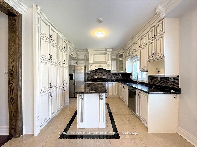Photo 6 of 95 Tomlinson Circle, Markham, Buttonville — HOMEH