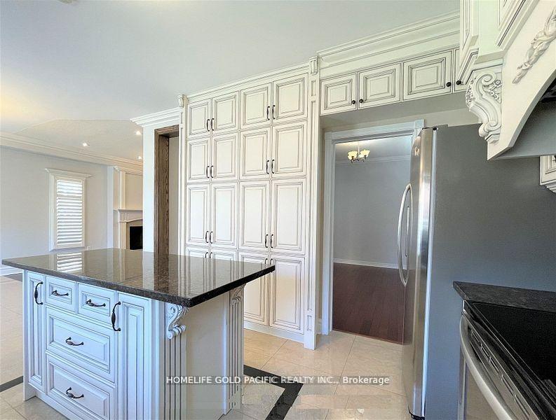 Photo 8 of 95 Tomlinson Circle, Markham, Buttonville — HOMEH