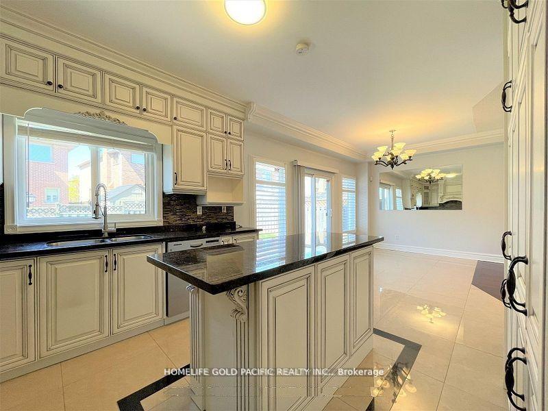 Photo 9 of 95 Tomlinson Circle, Markham, Buttonville — HOMEH