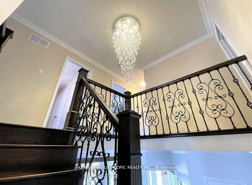 Photo 17 of 95 Tomlinson Circle, Markham, Buttonville — HOMEH