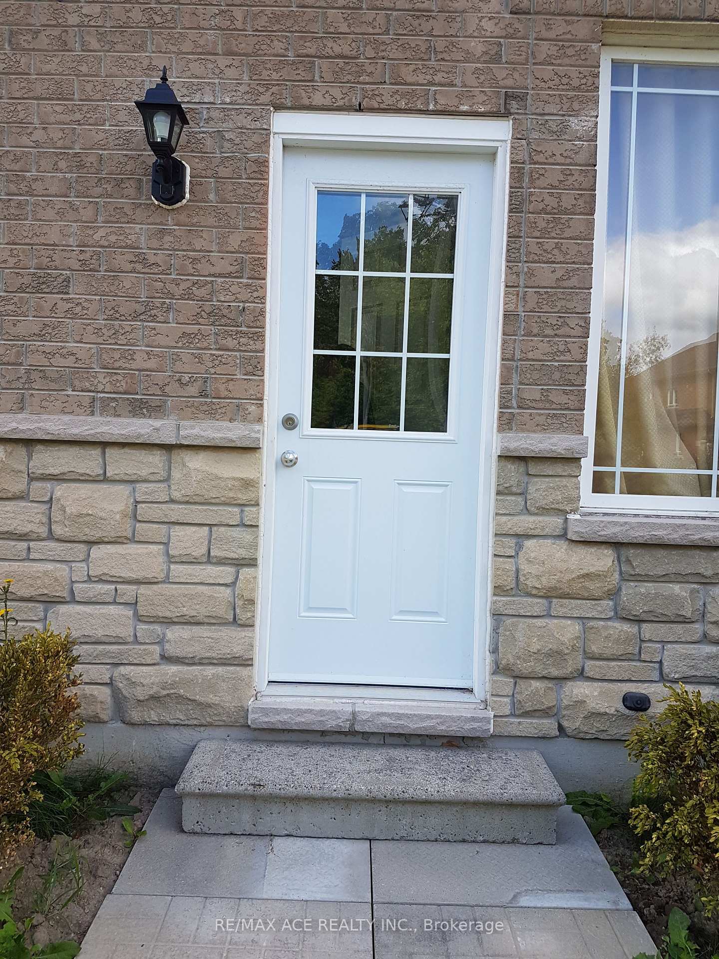 Front of Unit Bsmt, 1998 Calvington Drive