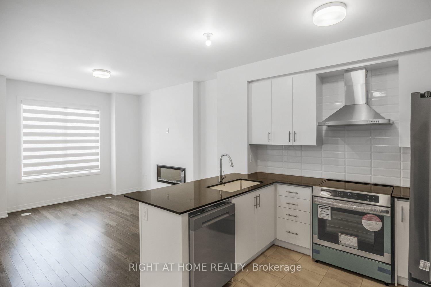 Photo 9 of 104 coolhurst Avenue, Brampton, Northwest Brampton — HOMEH