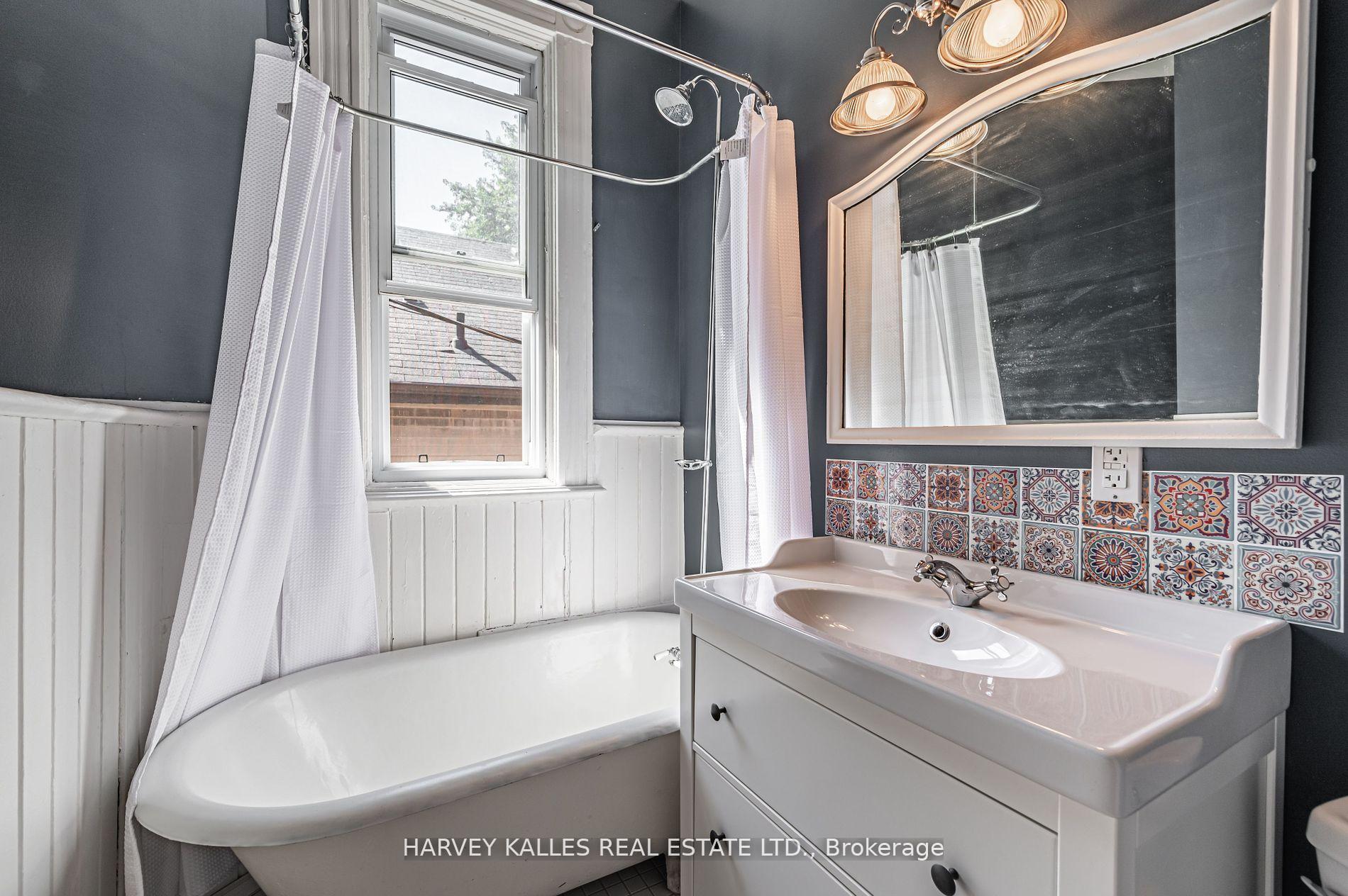 Photo 36 of 46 Spruce Street, Toronto, Cabbagetown-South St. James Town — HOMEH