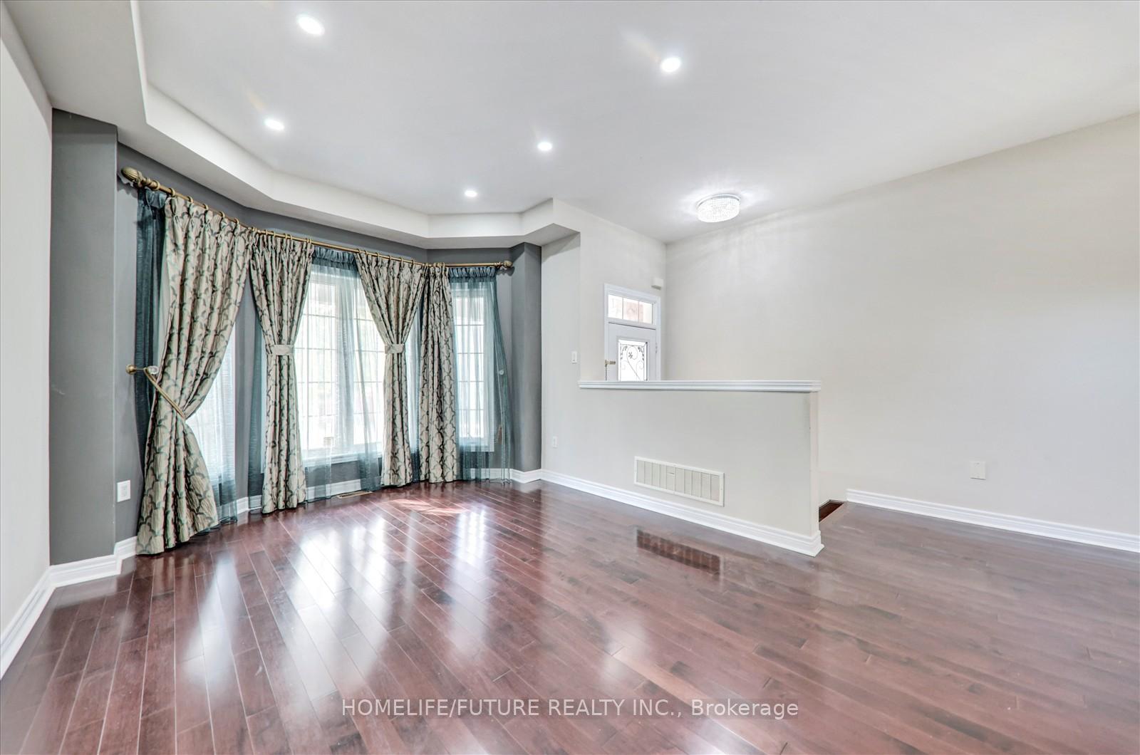 Photo 12 of 47 Albert Roffey Crescent, Markham, Box Grove — HOMEH