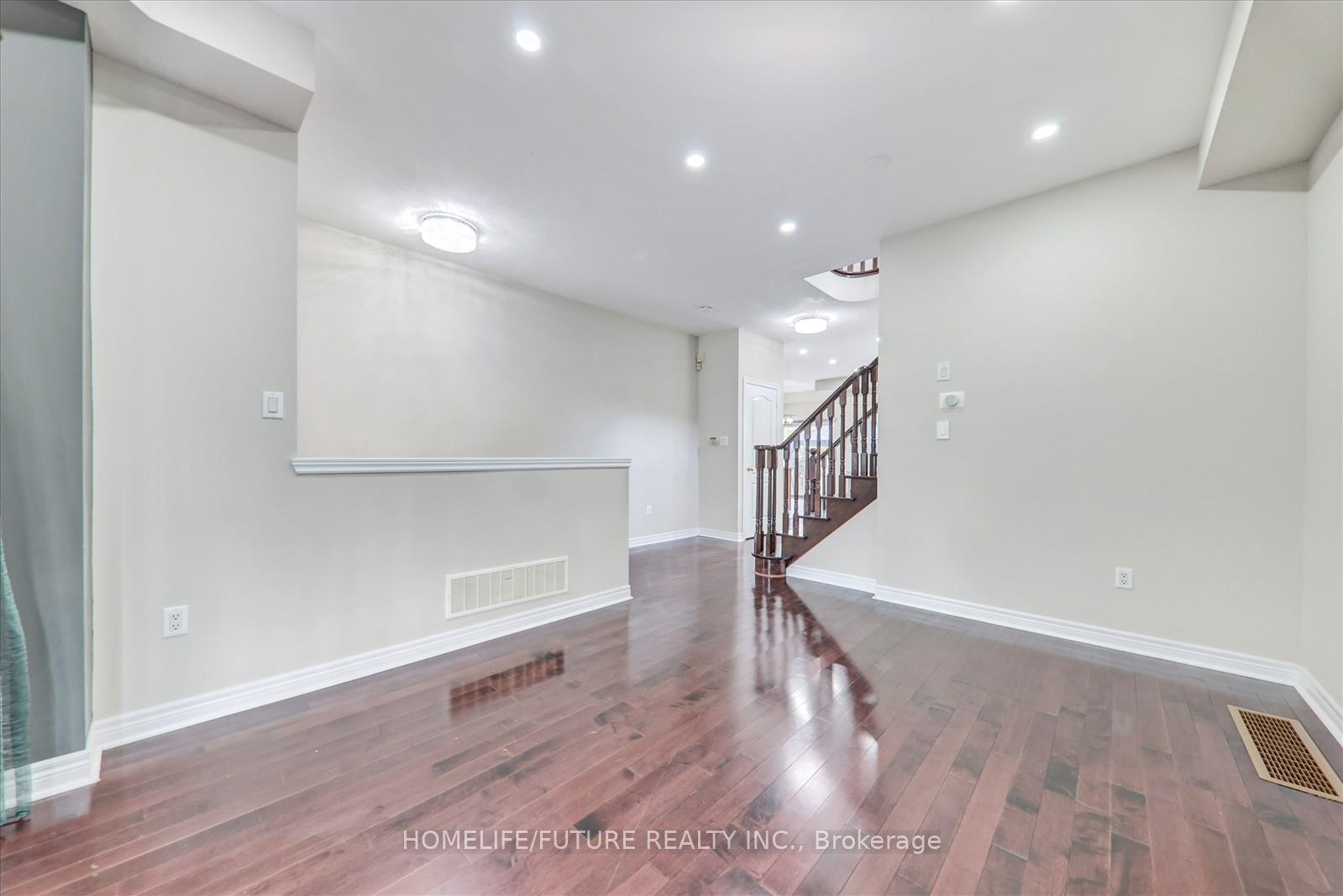 Photo 16 of 47 Albert Roffey Crescent, Markham, Box Grove — HOMEH