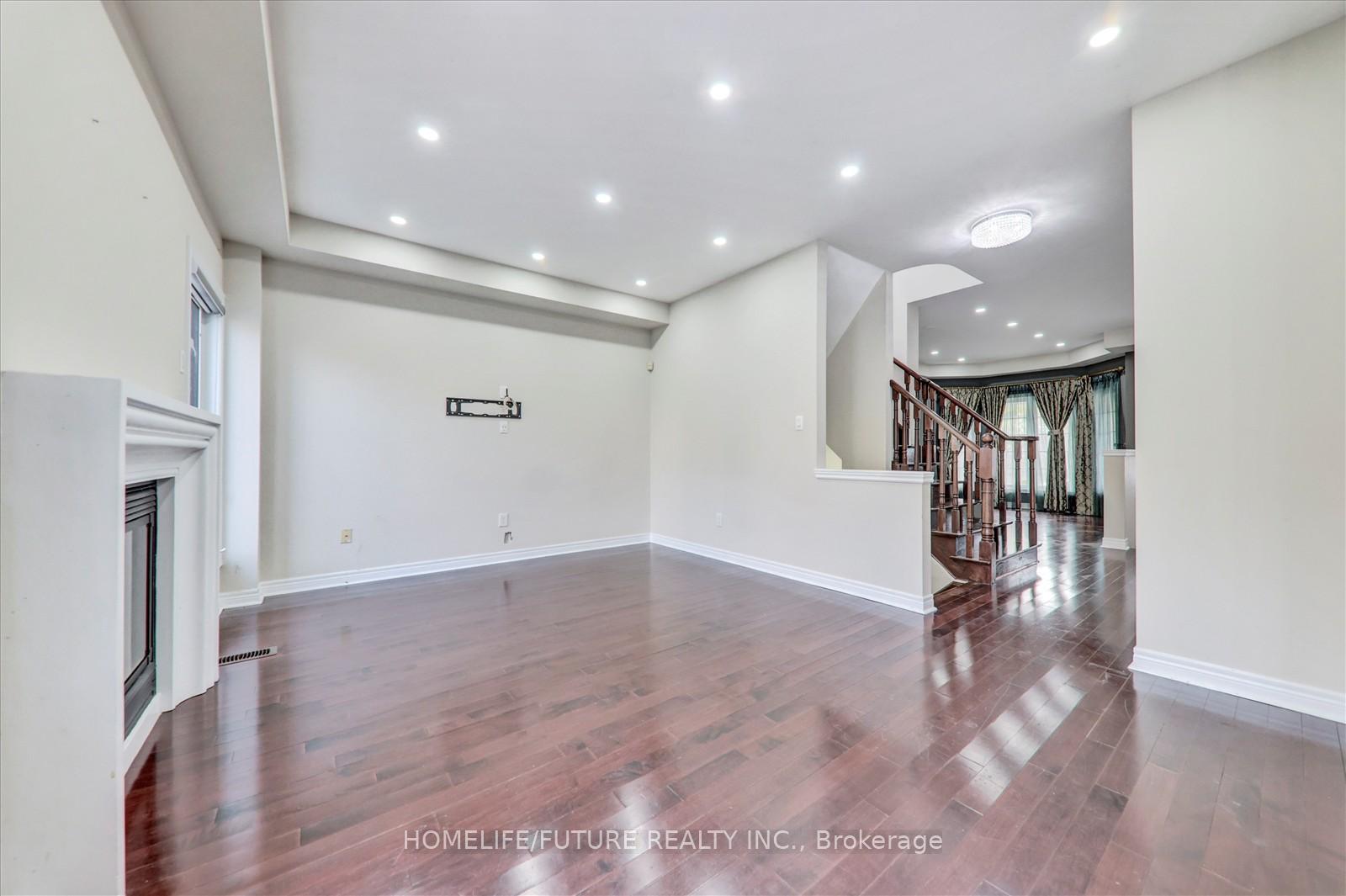 Photo 13 of 47 Albert Roffey Crescent, Markham, Box Grove — HOMEH