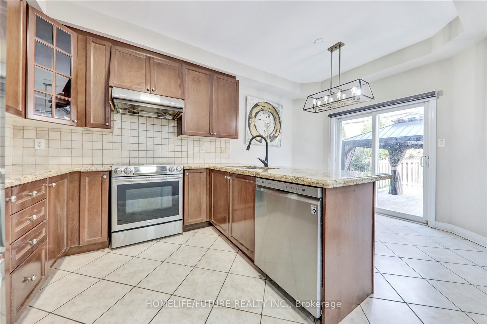 Photo 15 of 47 Albert Roffey Crescent, Markham, Box Grove — HOMEH