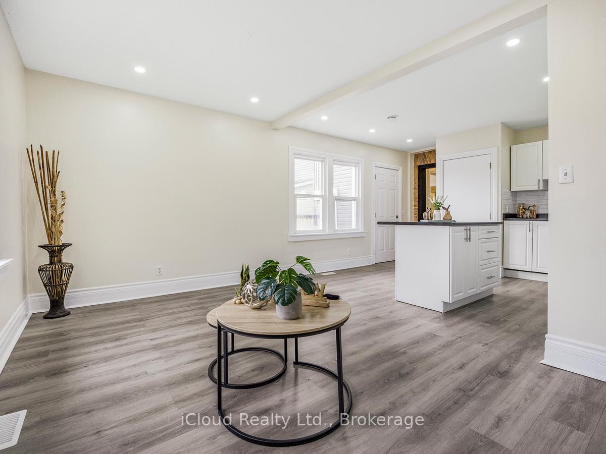 Photo 2 of Unit Unit 2, 1308 King Street E, Cambridge — HOMEH