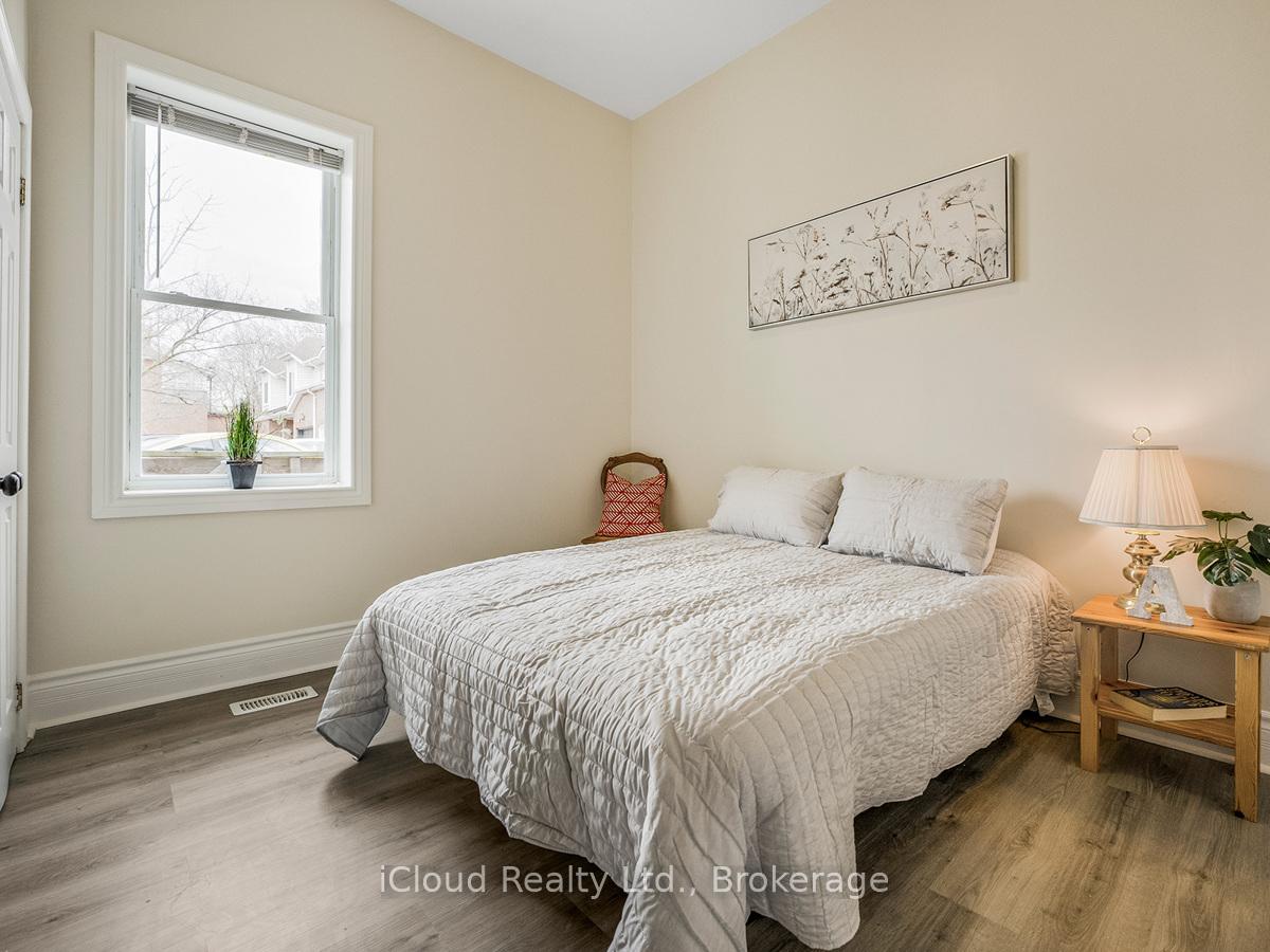 Photo 4 of Unit Unit 2, 1308 King Street E, Cambridge — HOMEH