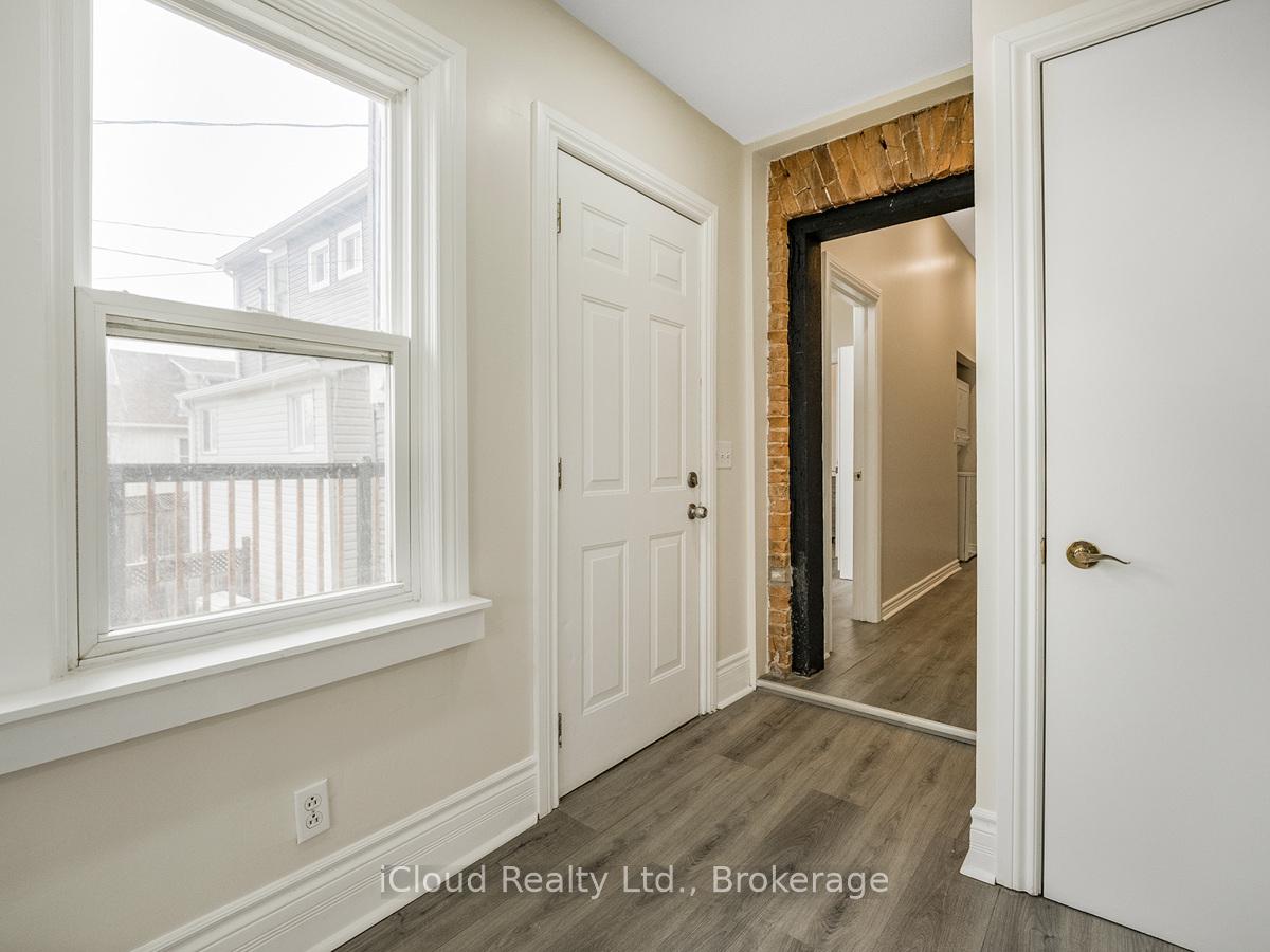 Photo 14 of Unit Unit 2, 1308 King Street E, Cambridge — HOMEH