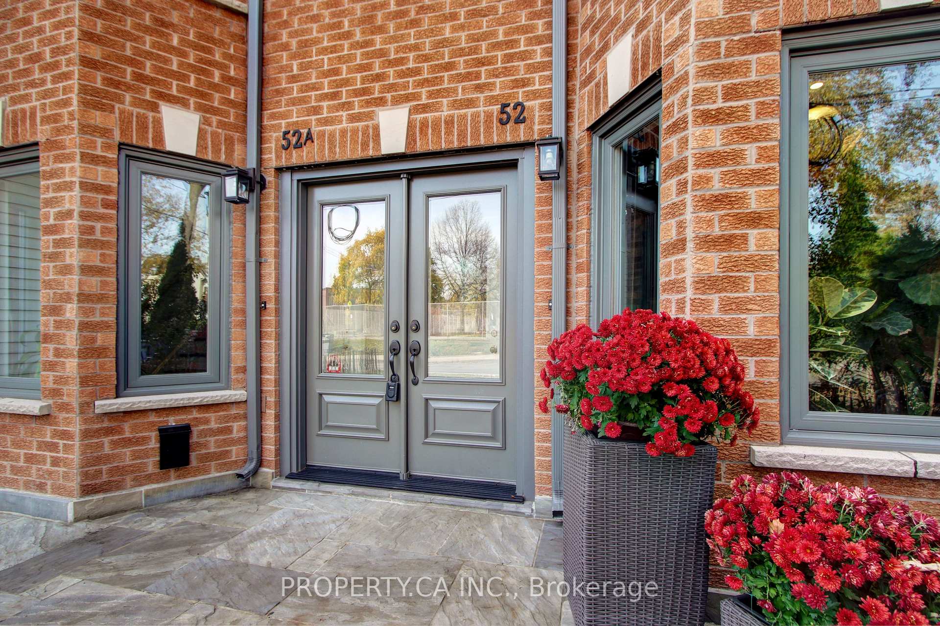 Photo 2 of Unit Upper, 52A St Clarens Avenue, Toronto, Little Portugal — HOMEH