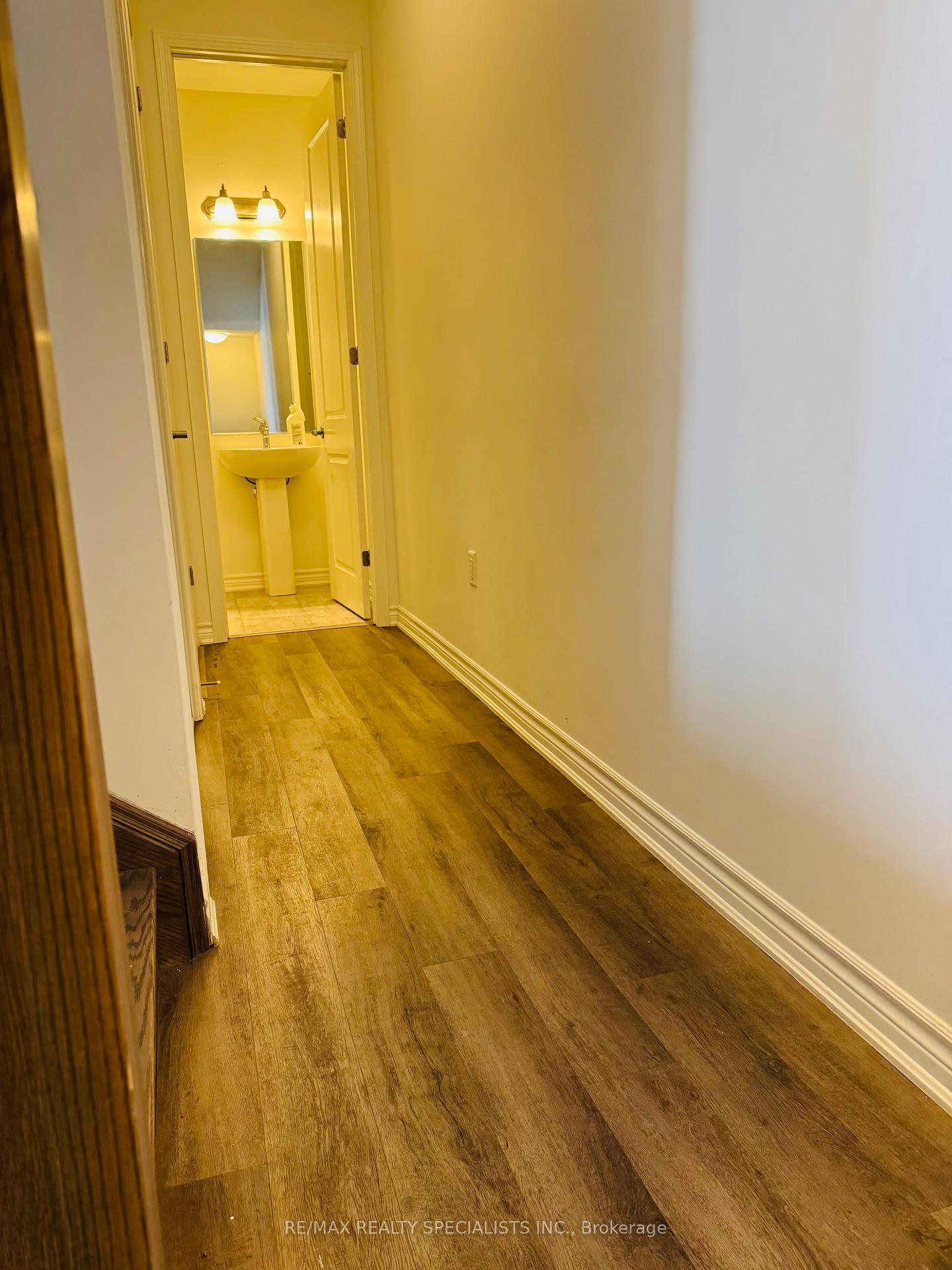 Photo 2 of 17 Keppel Circle, Brampton, Northwest Brampton — HOMEH