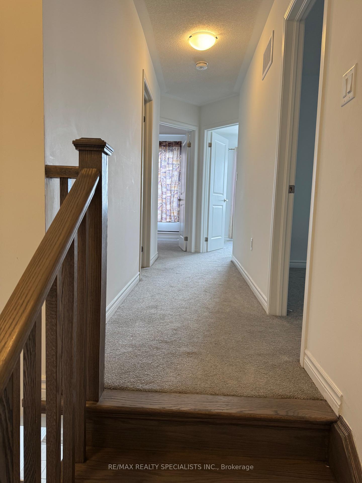 Photo 7 of 17 Keppel Circle, Brampton, Northwest Brampton — HOMEH