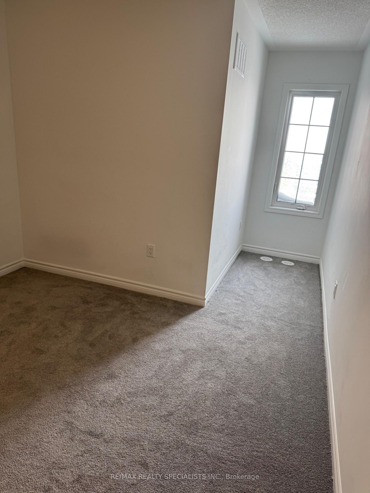 Photo 28 of 17 Keppel Circle, Brampton, Northwest Brampton — HOMEH