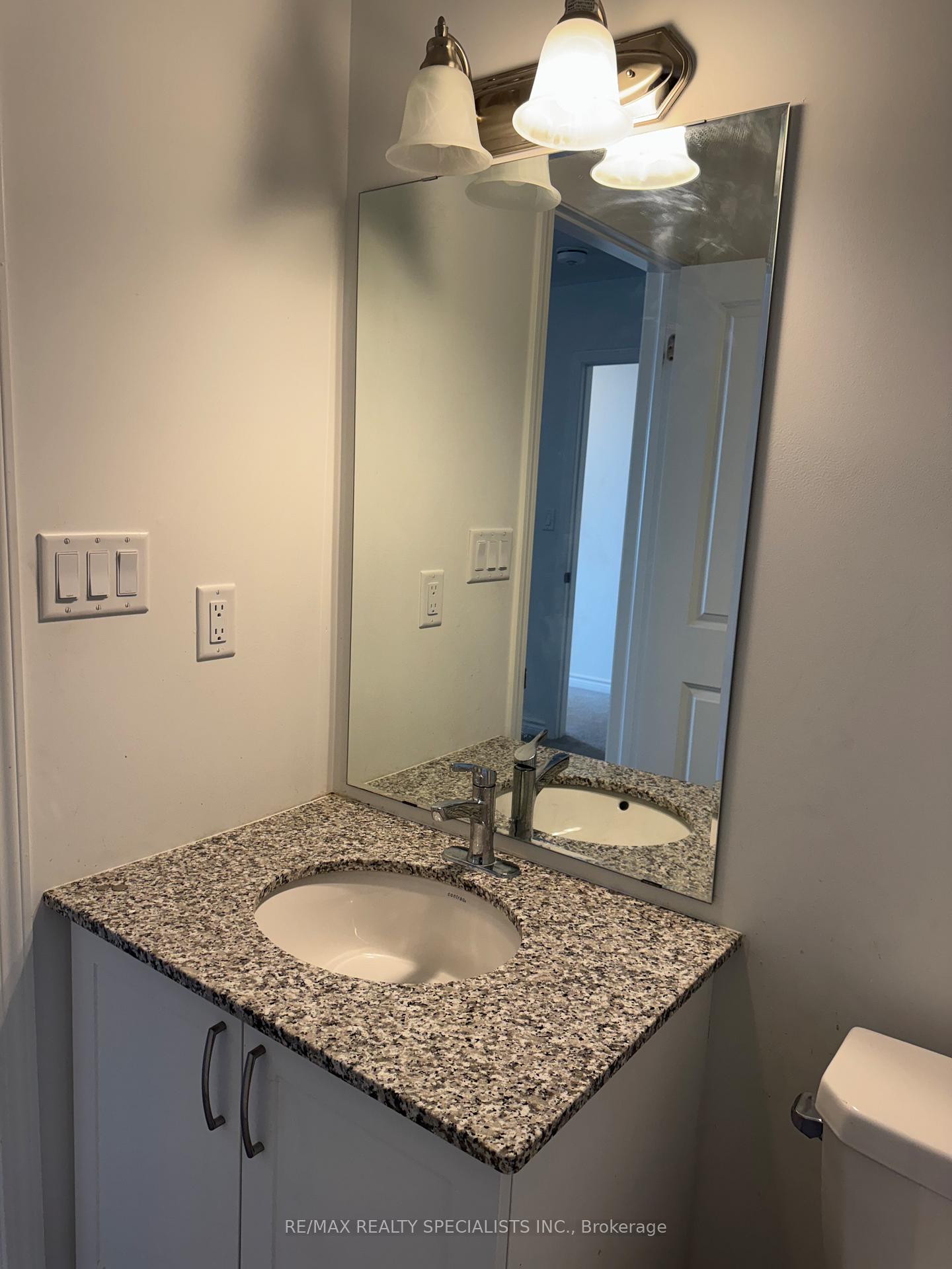 Photo 9 of 17 Keppel Circle, Brampton, Northwest Brampton — HOMEH
