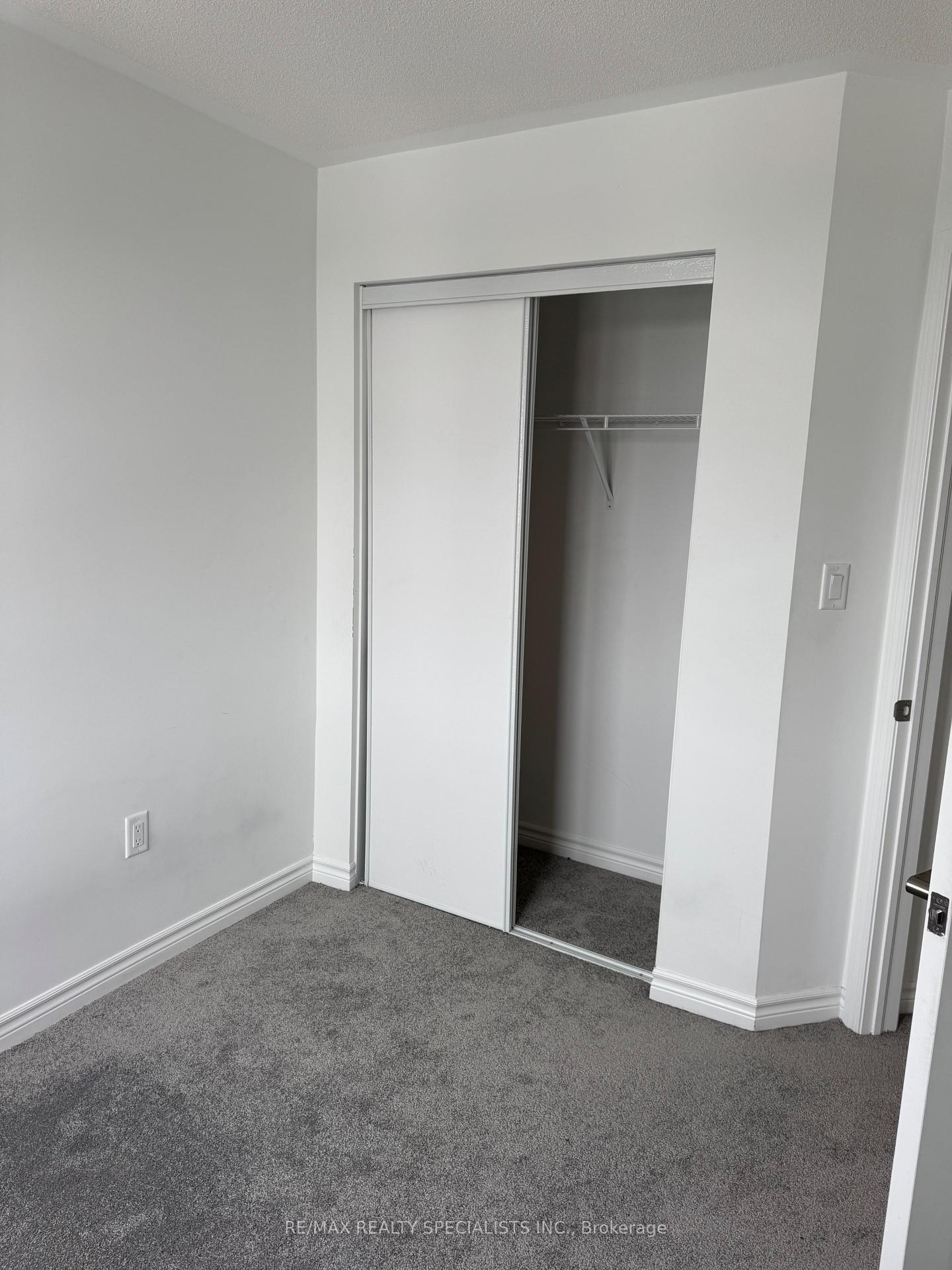 Photo 12 of 17 Keppel Circle, Brampton, Northwest Brampton — HOMEH