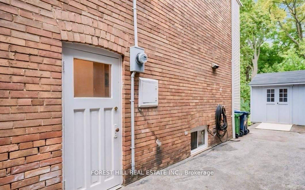 Photo 9 of 307 Sheldrake Boulevard, Toronto, Mount Pleasant East — HOMEH