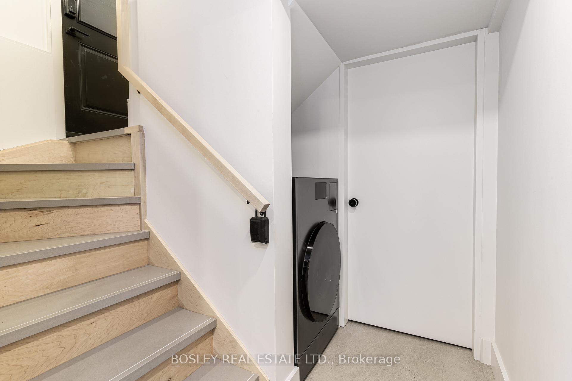 Photo 3 of Unit Lower, 47 Linnsmore Crescent, Toronto, Danforth — HOMEH