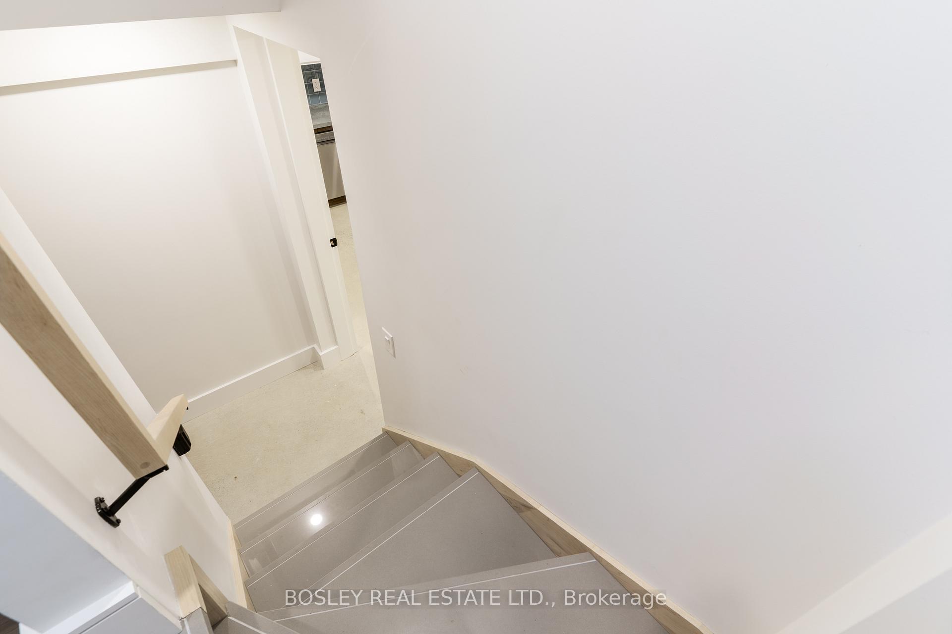 Photo 4 of Unit Lower, 47 Linnsmore Crescent, Toronto, Danforth — HOMEH