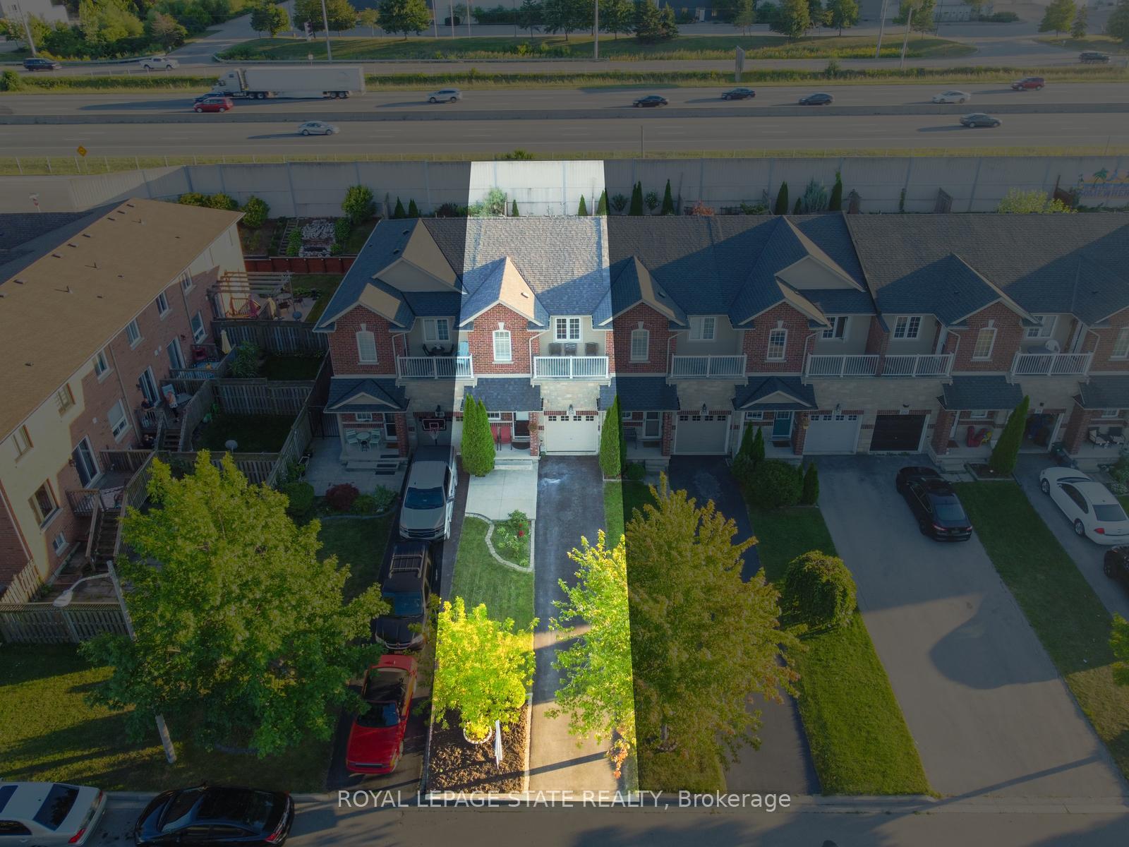 Photo 8 of 106 Whitefish Crescent, Hamilton, Lakeshore — HOMEH