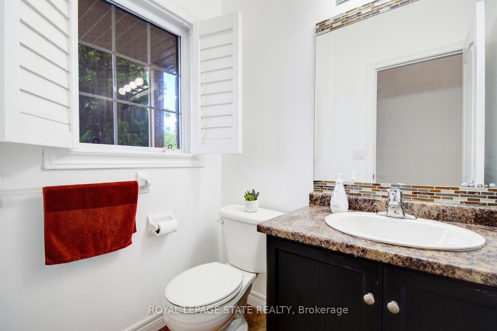 Photo 5 of 106 Whitefish Crescent, Hamilton, Lakeshore — HOMEH