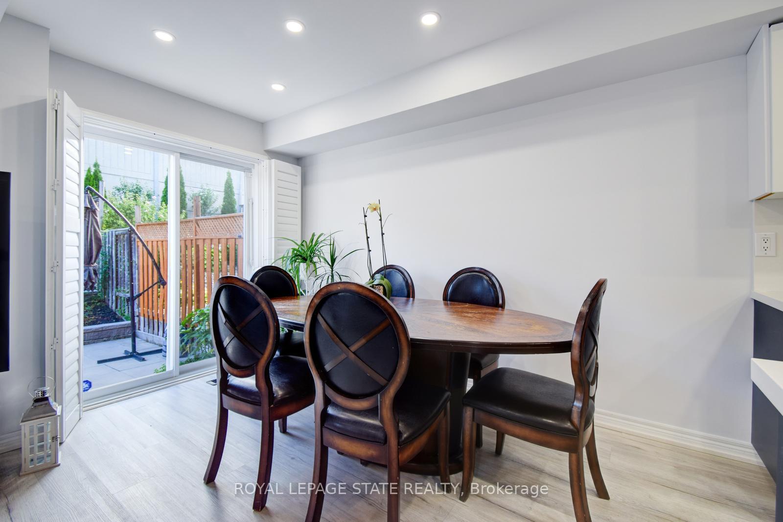 Photo 10 of 106 Whitefish Crescent, Hamilton, Lakeshore — HOMEH