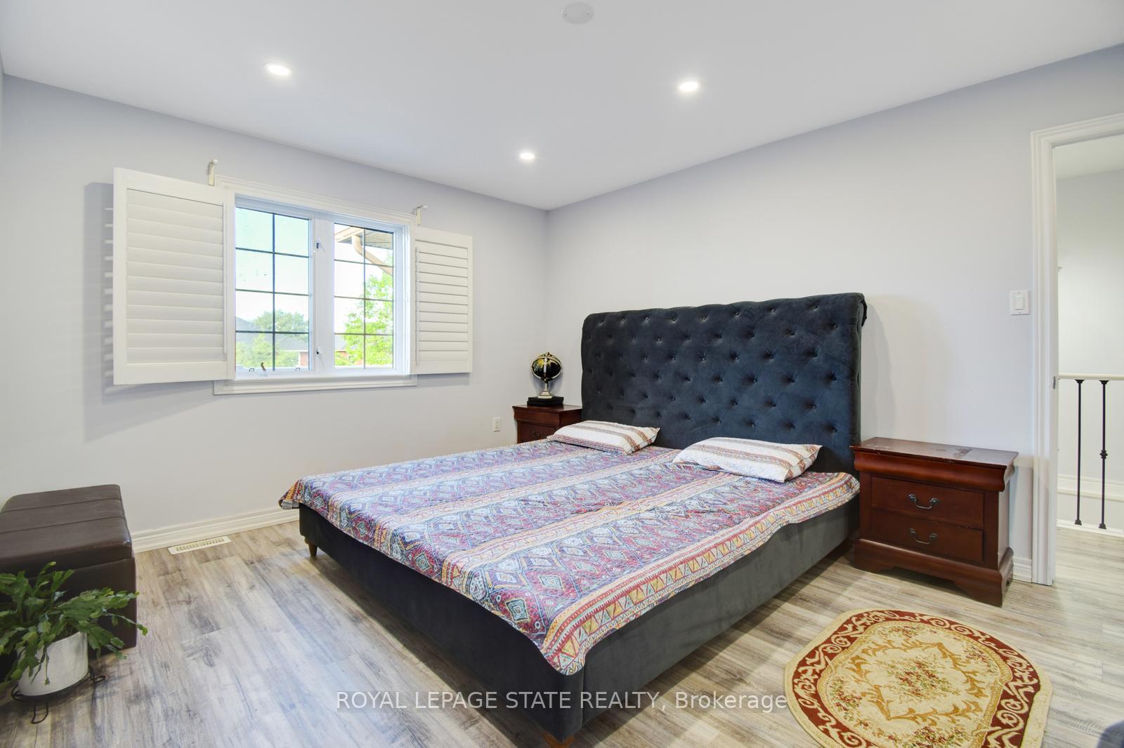 Photo 14 of 106 Whitefish Crescent, Hamilton, Lakeshore — HOMEH