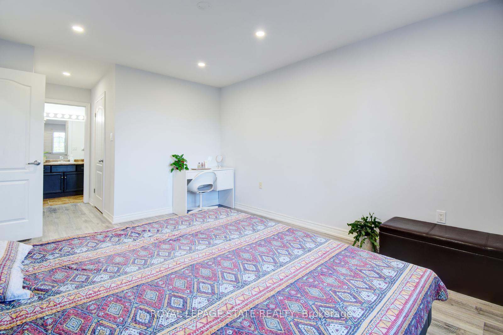 Photo 16 of 106 Whitefish Crescent, Hamilton, Lakeshore — HOMEH