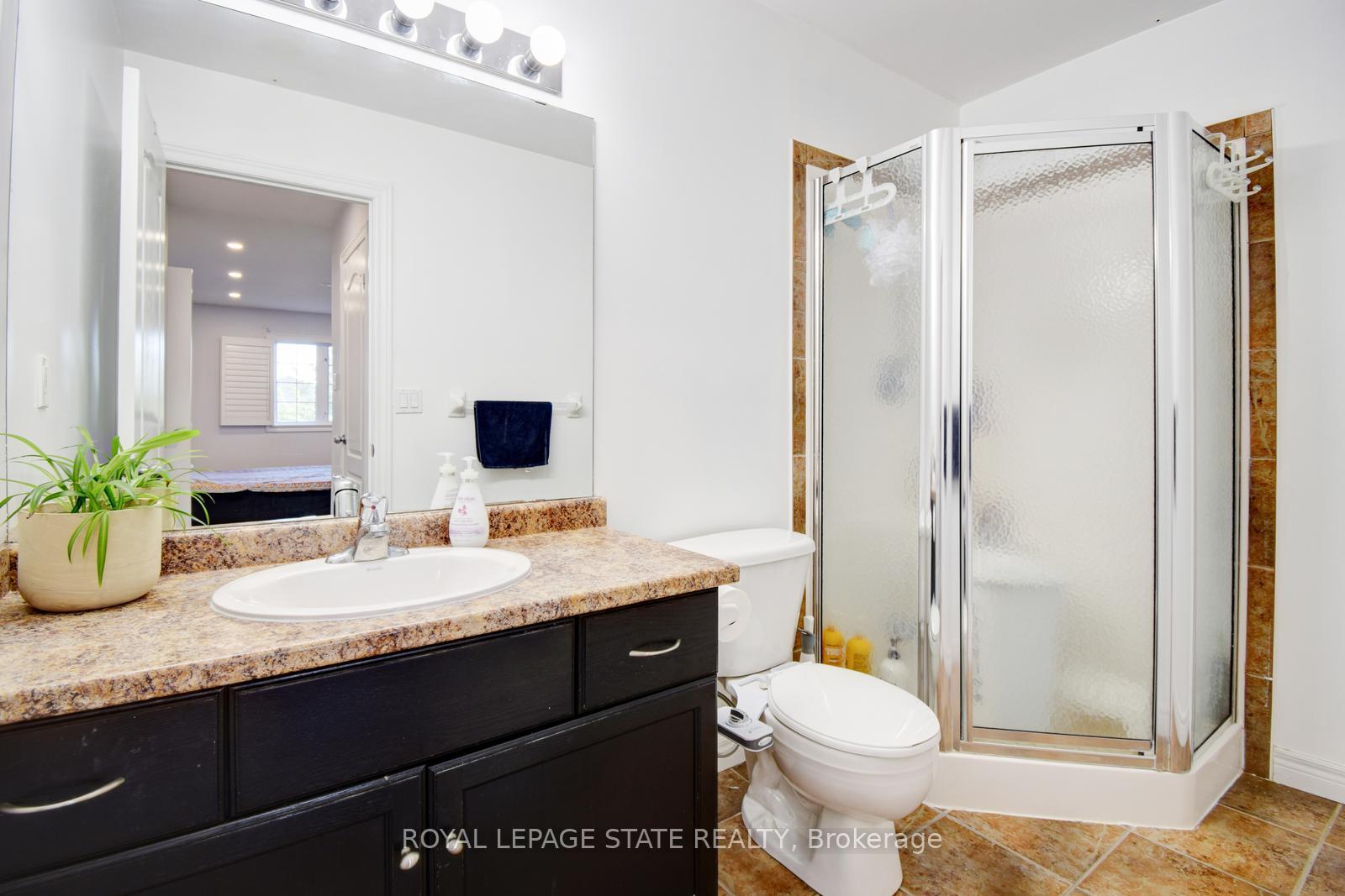 Photo 35 of 106 Whitefish Crescent, Hamilton, Lakeshore — HOMEH