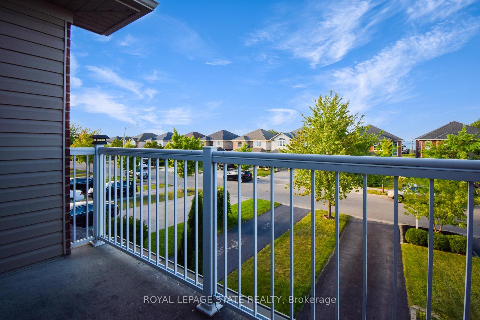 Photo 24 of 106 Whitefish Crescent, Hamilton, Lakeshore — HOMEH