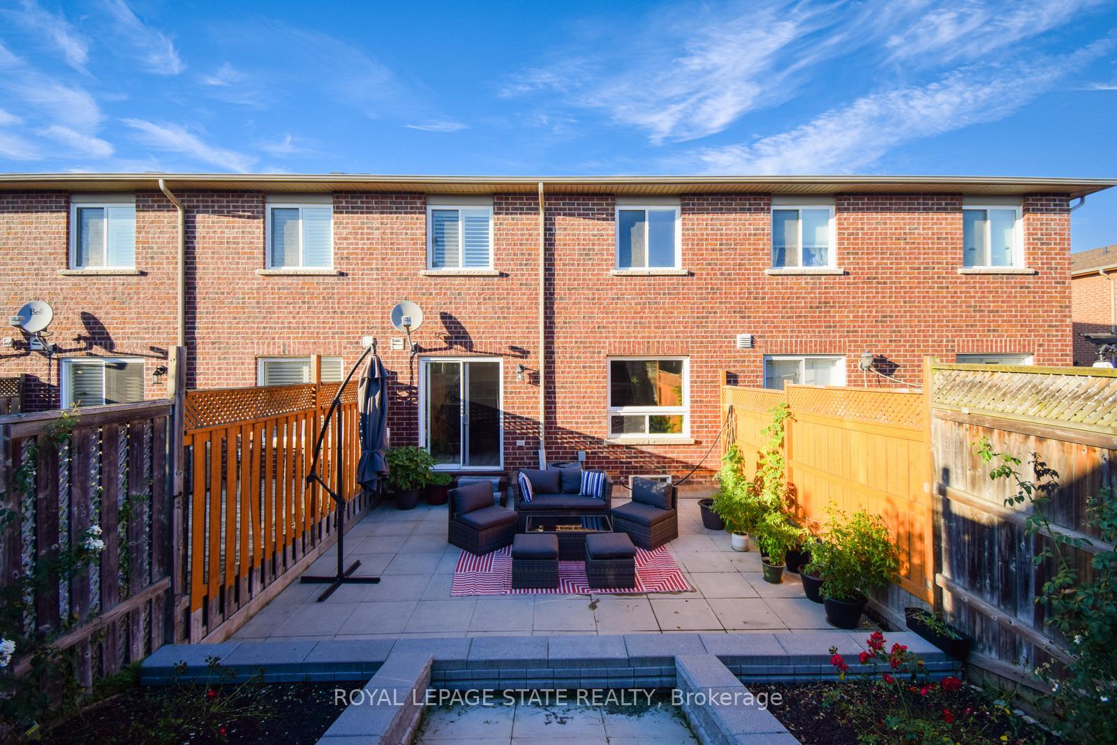 Photo 32 of 106 Whitefish Crescent, Hamilton, Lakeshore — HOMEH