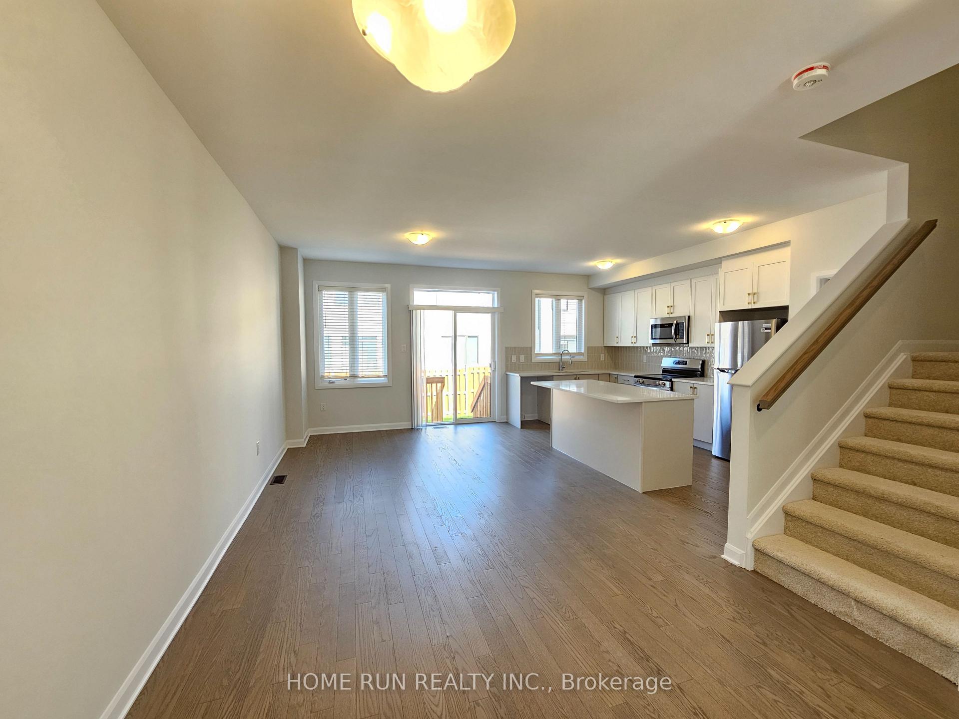 Photo 8 of 932 Eileen Vollick Crescent, Ottawa, Kanata - Morgan's Grant/South March — HOMEH