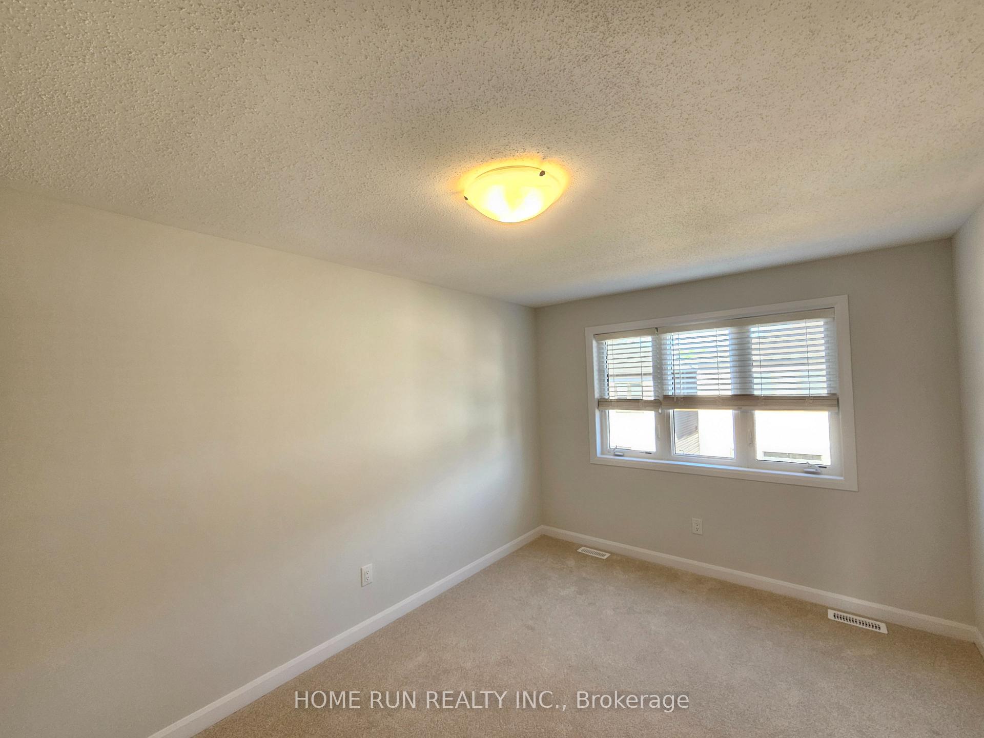 Photo 5 of 932 Eileen Vollick Crescent, Ottawa, Kanata - Morgan's Grant/South March — HOMEH