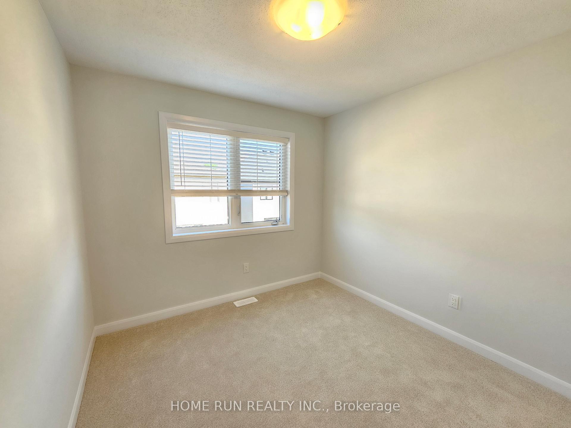 Photo 12 of 932 Eileen Vollick Crescent, Ottawa, Kanata - Morgan's Grant/South March — HOMEH