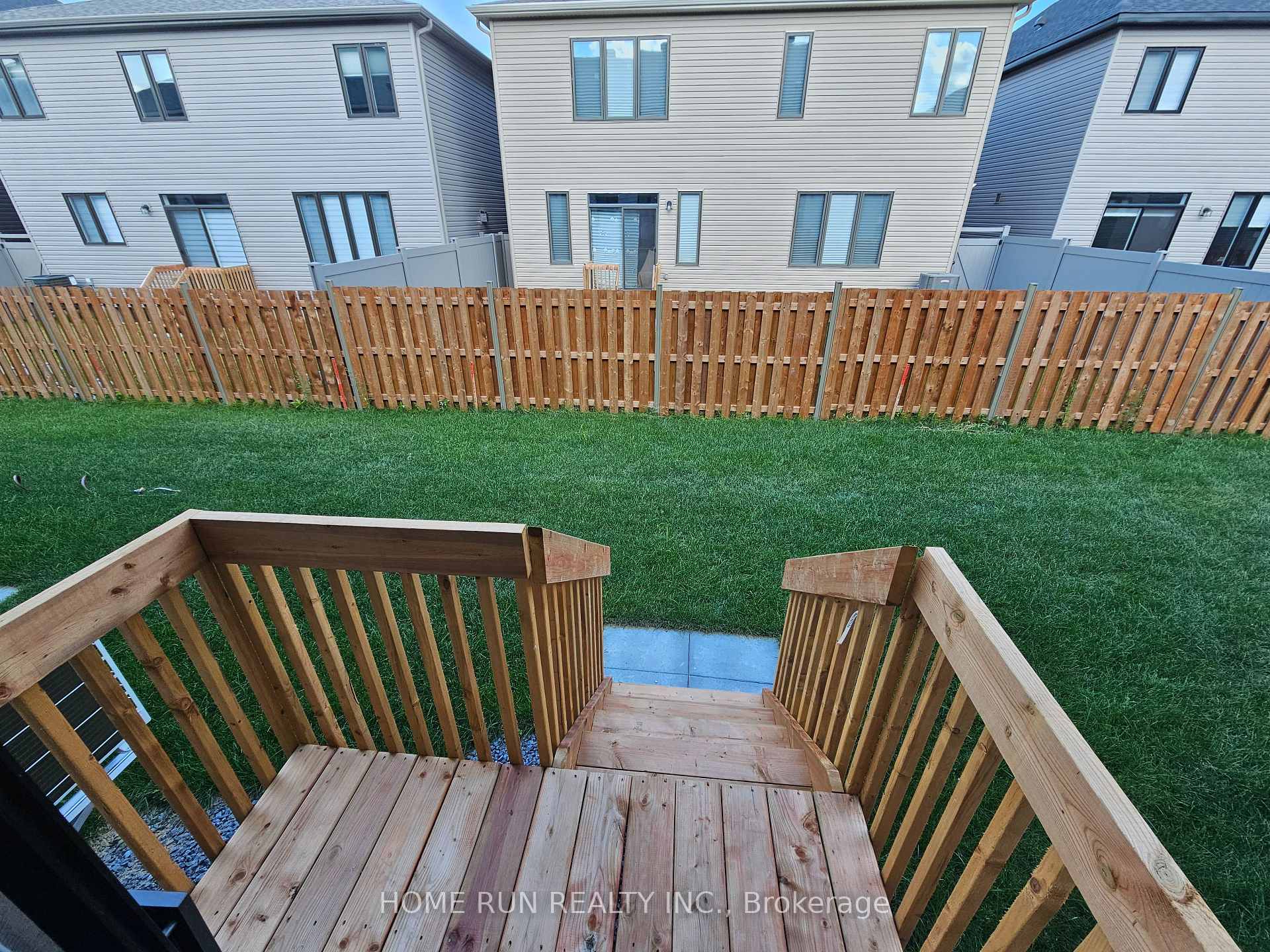 Photo 19 of 932 Eileen Vollick Crescent, Ottawa, Kanata - Morgan's Grant/South March — HOMEH