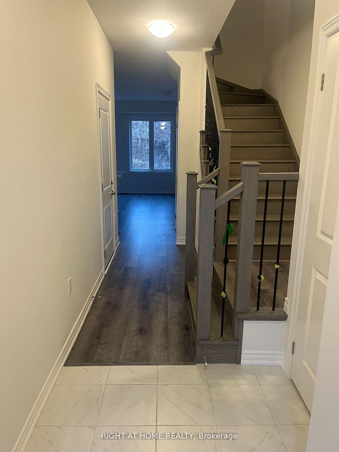 Photo 14 of 141 Aquasanta Crescent, Hamilton, Ryckmans — HOMEH