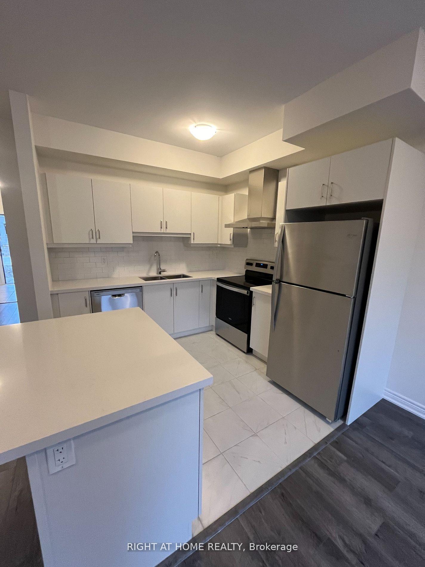 Photo 3 of 141 Aquasanta Crescent, Hamilton, Ryckmans — HOMEH